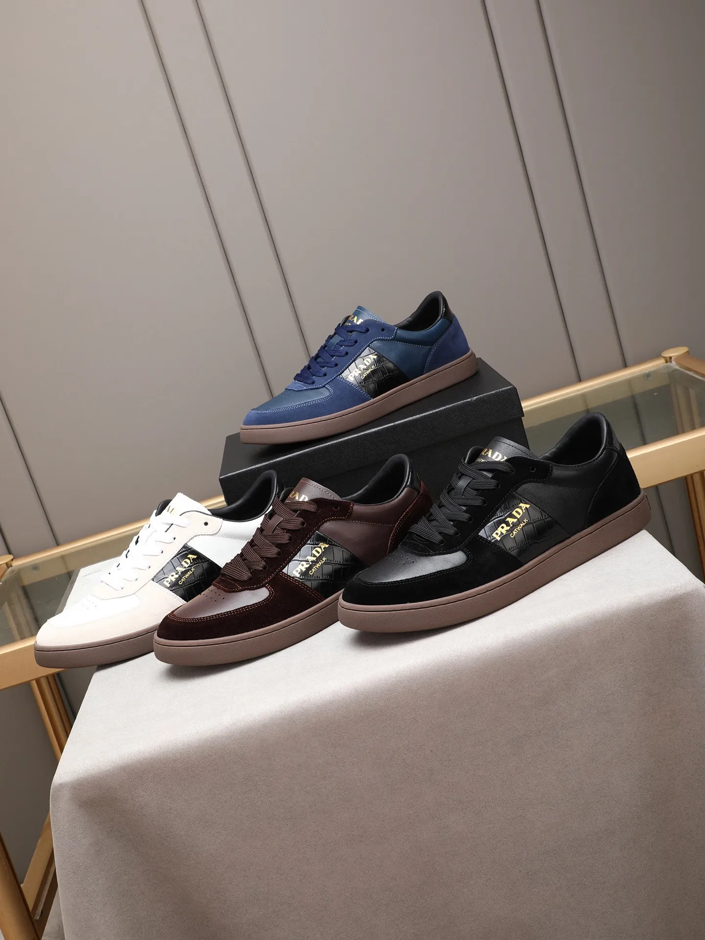 Men's shoes💰420💰 Brand: PRADA (Prada) Standard code: Men's code 38–44 (45 can be customized) Material: Original cowhide, breathable sheep lining Special outsole Style category: Men's fashionable casual sneakers Low-key luxury! Color: actual picture color